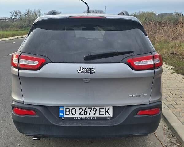 Серый Джип Чероки, объемом двигателя 2.36 л и пробегом 196 тыс. км за 11000 $, фото 2 на Automoto.ua