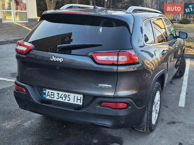 Сірий Джип Cherokee, об'ємом двигуна 2.36 л та пробігом 167 тис. км за 13000 $, фото 5 на Automoto.ua