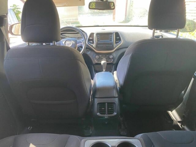 Джип Чероки 2016 в Черкассах на Automoto.ua Серый Джип Чероки, объемом двигателя 2.4 л и пробегом 130 тыс. км за 13700 $, фото 6 на Automoto.ua