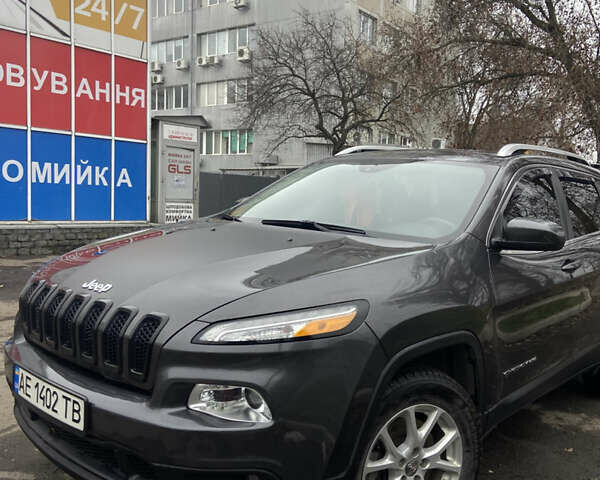 Серый Джип Чероки, объемом двигателя 2.4 л и пробегом 150 тыс. км за 11900 $, фото 1 на Automoto.ua