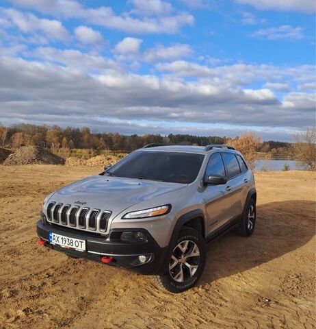 Сірий Джип Cherokee, об'ємом двигуна 2.4 л та пробігом 320 тис. км за 12000 $, фото 9 на Automoto.ua
