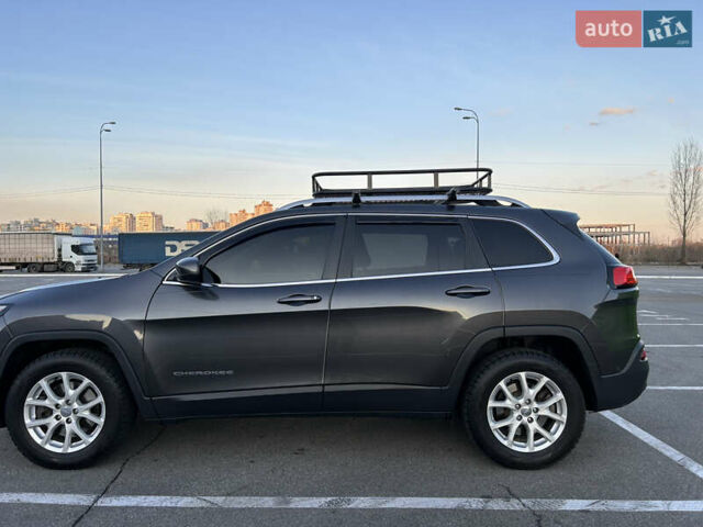 Серый Джип Чероки, объемом двигателя 3.24 л и пробегом 179 тыс. км за 14000 $, фото 5 на Automoto.ua