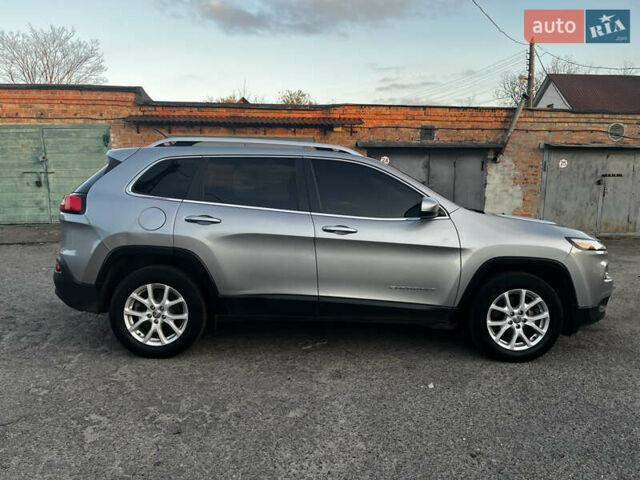 Серый Джип Чероки, объемом двигателя 2.4 л и пробегом 154 тыс. км за 14200 $, фото 7 на Automoto.ua