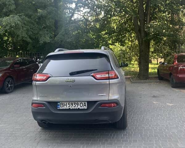 Сірий Джип Cherokee, об'ємом двигуна 2.4 л та пробігом 100 тис. км за 15500 $, фото 3 на Automoto.ua