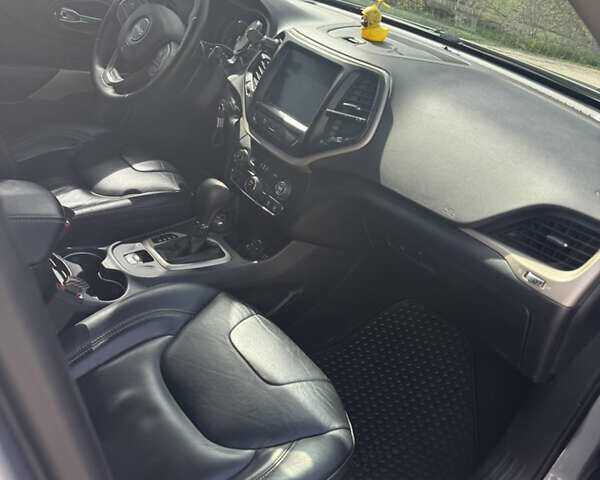Сірий Джип Cherokee, об'ємом двигуна 3.2 л та пробігом 116 тис. км за 16900 $, фото 13 на Automoto.ua