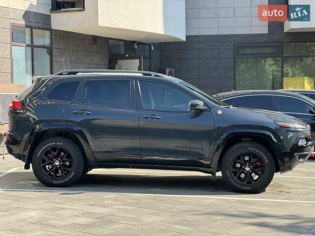 Сірий Джип Cherokee, об'ємом двигуна 3.2 л та пробігом 129 тис. км за 15800 $, фото 2 на Automoto.ua