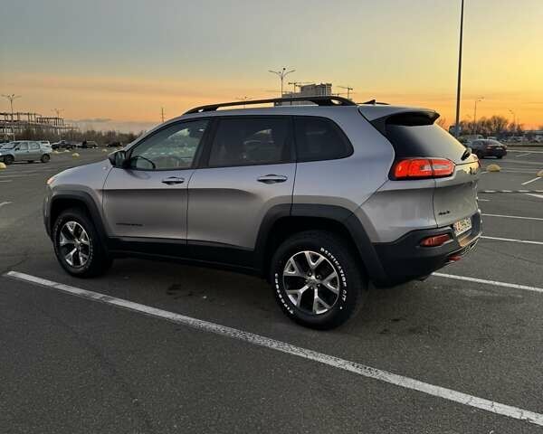 Сірий Джип Cherokee, об'ємом двигуна 2.36 л та пробігом 120 тис. км за 14500 $, фото 3 на Automoto.ua