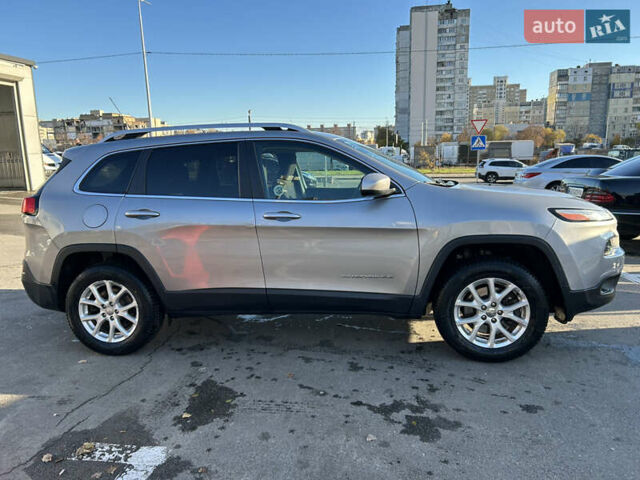 Сірий Джип Cherokee, об'ємом двигуна 2.36 л та пробігом 92 тис. км за 15900 $, фото 6 на Automoto.ua