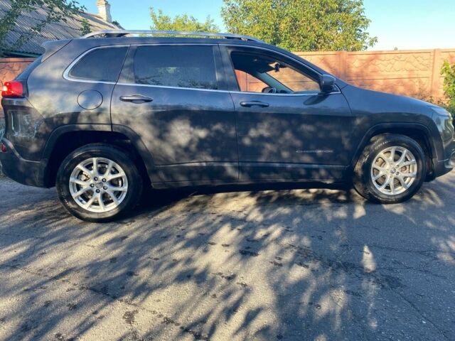 Джип Чероки 2016 в Черкассах на Automoto.ua Серый Джип Чероки, объемом двигателя 2.4 л и пробегом 130 тыс. км за 13700 $, фото 2 на Automoto.ua