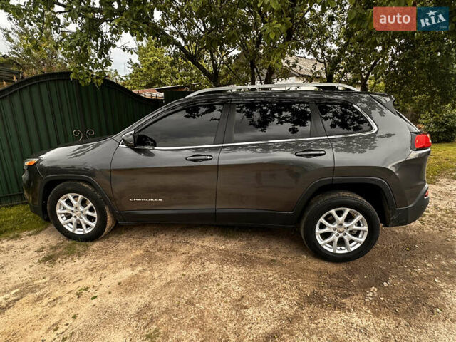 Джип Чероки 2016 в Городне на Automoto.ua Серый Джип Чероки, объемом двигателя 2.36 л и пробегом 127 тыс. км за 15500 $, фото 1 на Automoto.ua