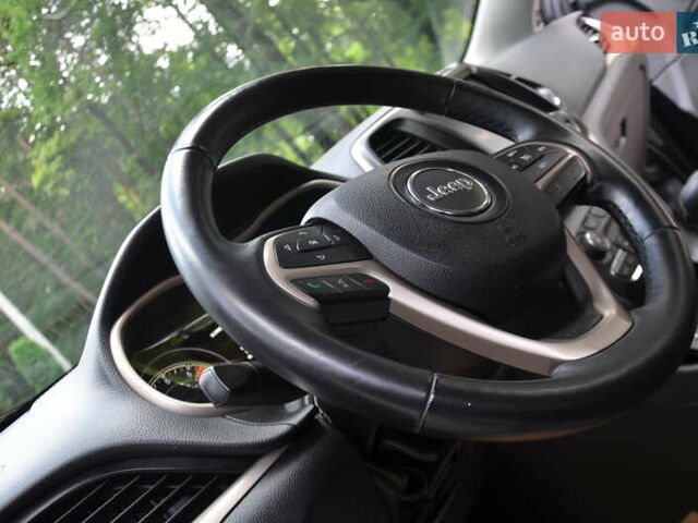 Сірий Джип Cherokee, об'ємом двигуна 2.4 л та пробігом 151 тис. км за 13350 $, фото 38 на Automoto.ua