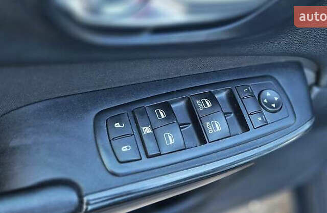 Сірий Джип Cherokee, об'ємом двигуна 2.36 л та пробігом 167 тис. км за 13000 $, фото 14 на Automoto.ua