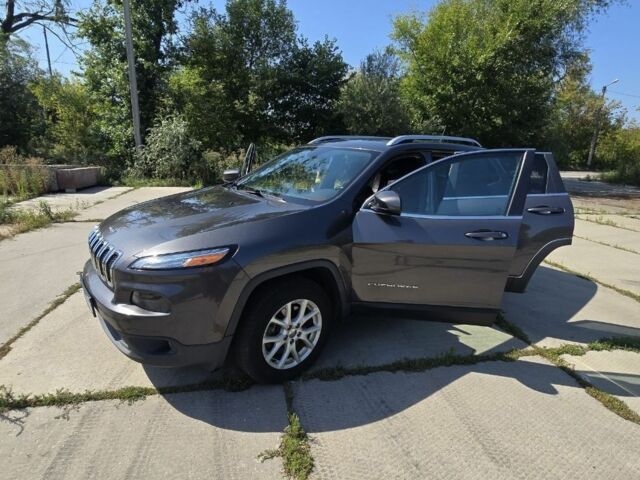 Сірий Джип Cherokee, об'ємом двигуна 3.2 л та пробігом 281 тис. км за 12500 $, фото 19 на Automoto.ua