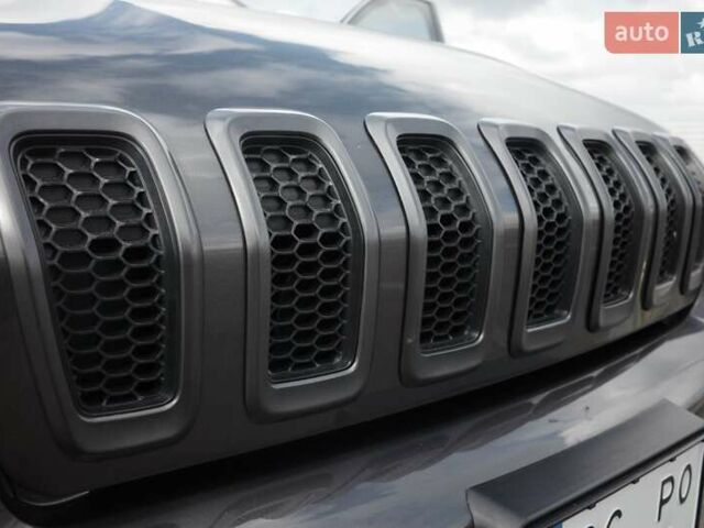Сірий Джип Cherokee, об'ємом двигуна 2.36 л та пробігом 150 тис. км за 14500 $, фото 32 на Automoto.ua