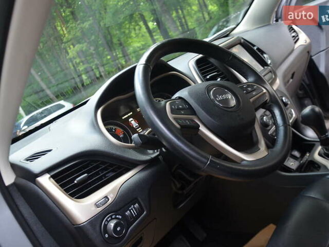 Сірий Джип Cherokee, об'ємом двигуна 2.4 л та пробігом 151 тис. км за 13350 $, фото 42 на Automoto.ua