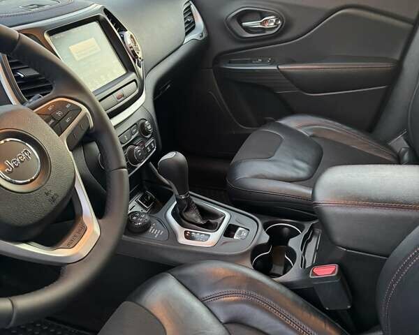 Сірий Джип Cherokee, об'ємом двигуна 2.36 л та пробігом 120 тис. км за 14500 $, фото 16 на Automoto.ua