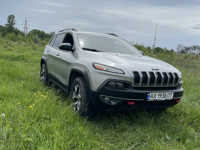 Сірий Джип Cherokee, об'ємом двигуна 2.4 л та пробігом 320 тис. км за 12000 $, фото 3 на Automoto.ua