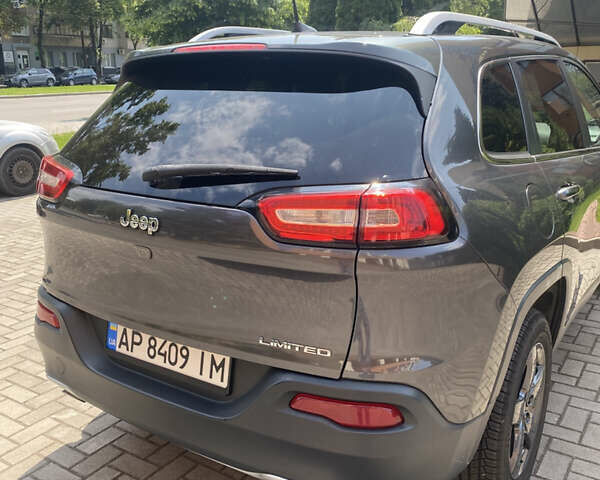 Серый Джип Чероки, объемом двигателя 2.36 л и пробегом 163 тыс. км за 14500 $, фото 5 на Automoto.ua