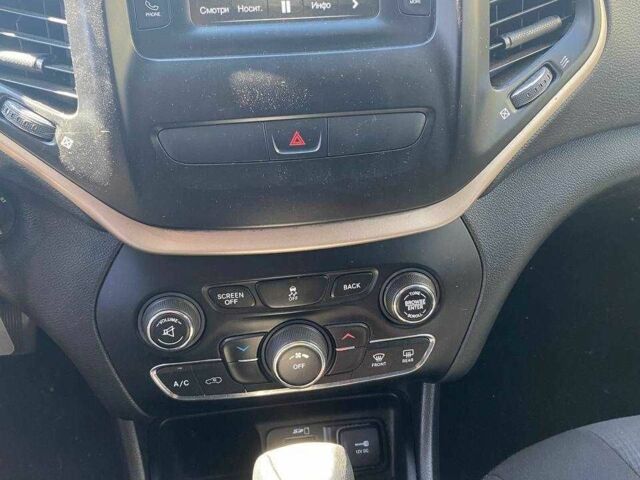 Джип Чероки 2016 в Черкассах на Automoto.ua Серый Джип Чероки, объемом двигателя 2.4 л и пробегом 130 тыс. км за 13700 $, фото 18 на Automoto.ua