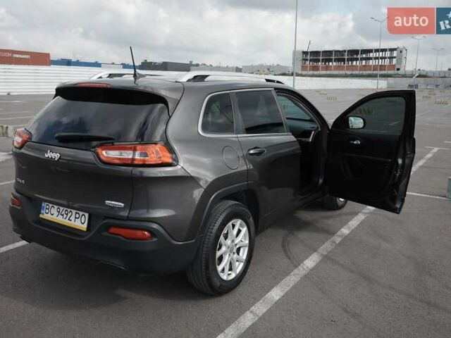 Сірий Джип Cherokee, об'ємом двигуна 2.36 л та пробігом 150 тис. км за 14500 $, фото 6 на Automoto.ua