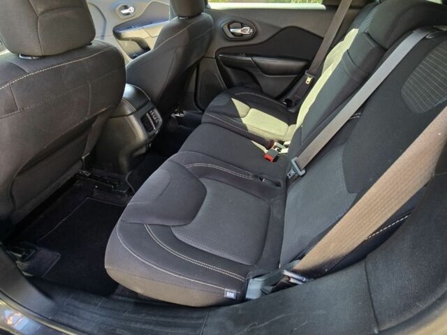 Сірий Джип Cherokee, об'ємом двигуна 3.2 л та пробігом 281 тис. км за 12500 $, фото 13 на Automoto.ua