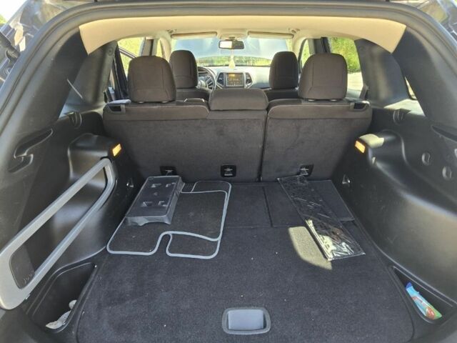 Сірий Джип Cherokee, об'ємом двигуна 3.2 л та пробігом 281 тис. км за 12500 $, фото 4 на Automoto.ua