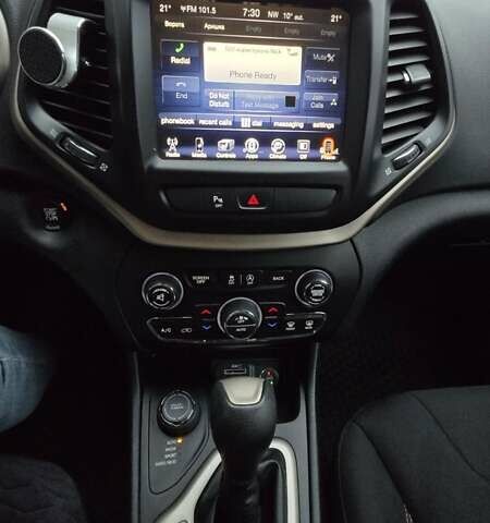 Сірий Джип Cherokee, об'ємом двигуна 3.24 л та пробігом 102 тис. км за 14500 $, фото 8 на Automoto.ua