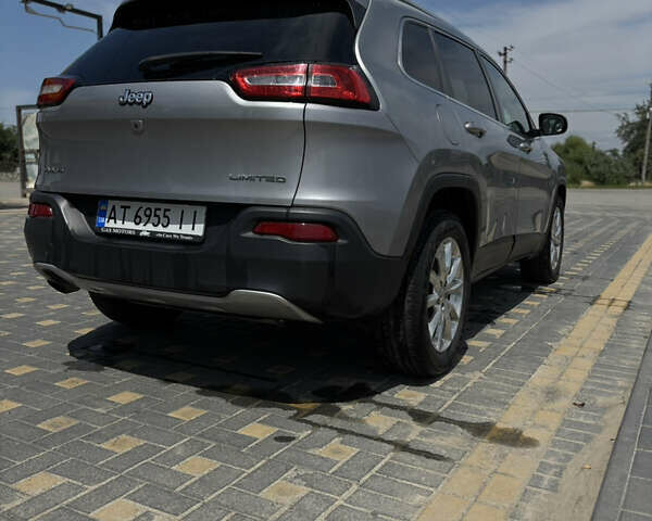 Серый Джип Чероки, объемом двигателя 2.36 л и пробегом 143 тыс. км за 14999 $, фото 1 на Automoto.ua