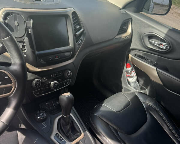 Сірий Джип Cherokee, об'ємом двигуна 3.2 л та пробігом 116 тис. км за 16900 $, фото 12 на Automoto.ua