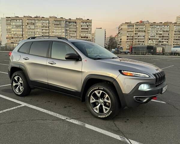 Сірий Джип Cherokee, об'ємом двигуна 2.36 л та пробігом 120 тис. км за 14500 $, фото 9 на Automoto.ua