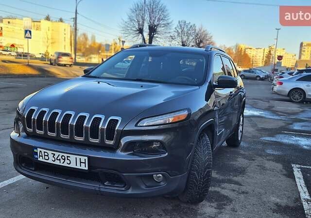 Серый Джип Чероки, объемом двигателя 2.36 л и пробегом 161 тыс. км за 13299 $, фото 5 на Automoto.ua