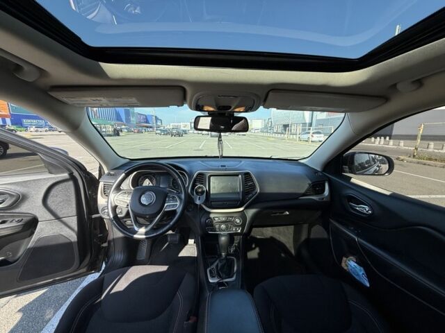 Сірий Джип Cherokee, об'ємом двигуна 2.4 л та пробігом 205 тис. км за 12500 $, фото 2 на Automoto.ua