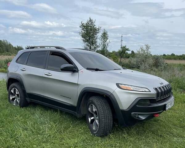 Сірий Джип Cherokee, об'ємом двигуна 2.4 л та пробігом 320 тис. км за 12000 $, фото 3 на Automoto.ua