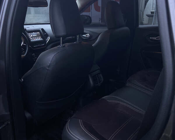 Серый Джип Чероки, объемом двигателя 2.4 л и пробегом 150 тыс. км за 11900 $, фото 16 на Automoto.ua