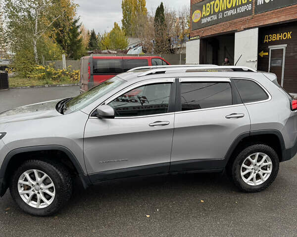 Серый Джип Чероки, объемом двигателя 3.24 л и пробегом 148 тыс. км за 17500 $, фото 7 на Automoto.ua
