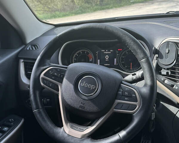 Сірий Джип Cherokee, об'ємом двигуна 3.2 л та пробігом 116 тис. км за 16900 $, фото 10 на Automoto.ua