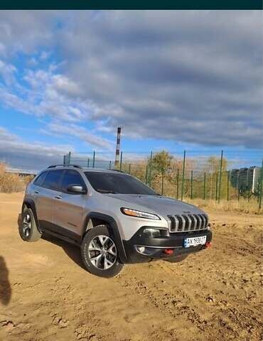 Сірий Джип Cherokee, об'ємом двигуна 2.4 л та пробігом 320 тис. км за 12000 $, фото 10 на Automoto.ua