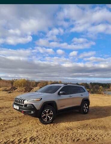 Сірий Джип Cherokee, об'ємом двигуна 2.4 л та пробігом 320 тис. км за 12000 $, фото 9 на Automoto.ua