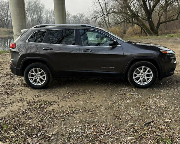 Серый Джип Чероки, объемом двигателя 2.36 л и пробегом 184 тыс. км за 14500 $, фото 3 на Automoto.ua