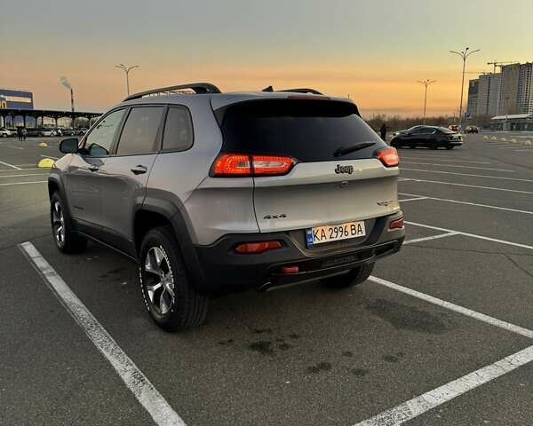 Сірий Джип Cherokee, об'ємом двигуна 2.36 л та пробігом 120 тис. км за 14500 $, фото 4 на Automoto.ua