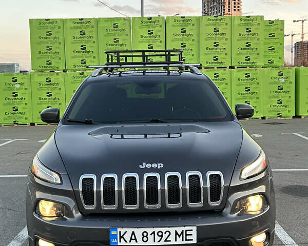 Серый Джип Чероки, объемом двигателя 3.24 л и пробегом 179 тыс. км за 14000 $, фото 2 на Automoto.ua