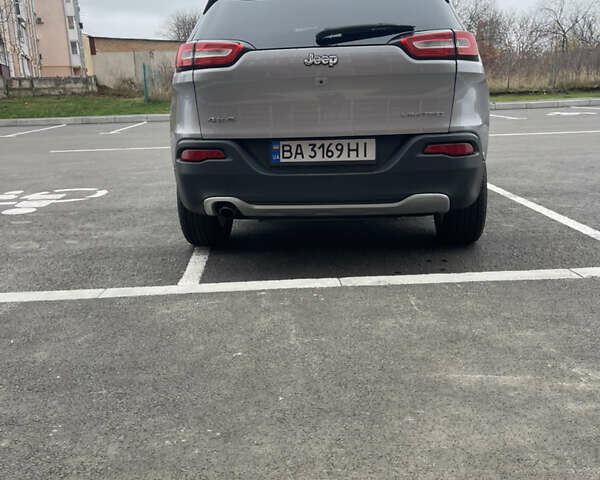 Сірий Джип Cherokee, об'ємом двигуна 2.36 л та пробігом 202 тис. км за 13300 $, фото 8 на Automoto.ua