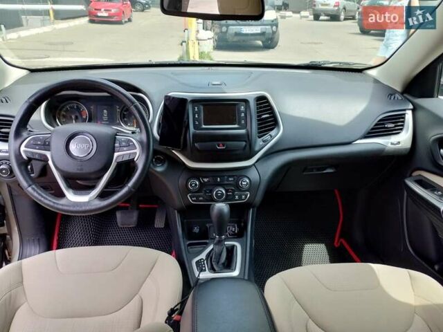 Серый Джип Чероки, объемом двигателя 2.36 л и пробегом 150 тыс. км за 15100 $, фото 41 на Automoto.ua