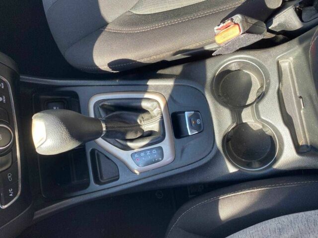 Джип Чероки 2016 в Черкассах на Automoto.ua Серый Джип Чероки, объемом двигателя 2.4 л и пробегом 130 тыс. км за 13700 $, фото 16 на Automoto.ua