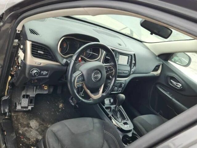 Серый Джип Чероки, объемом двигателя 0 л и пробегом 180 тыс. км за 8200 $, фото 4 на Automoto.ua