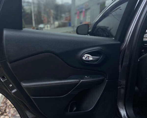 Серый Джип Чероки, объемом двигателя 2.4 л и пробегом 150 тыс. км за 11900 $, фото 13 на Automoto.ua