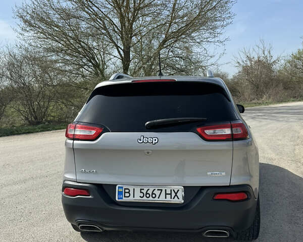 Сірий Джип Cherokee, об'ємом двигуна 3.2 л та пробігом 116 тис. км за 16900 $, фото 4 на Automoto.ua