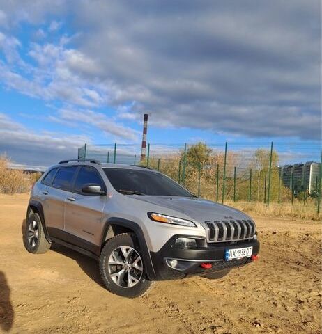Сірий Джип Cherokee, об'ємом двигуна 2.4 л та пробігом 320 тис. км за 12000 $, фото 11 на Automoto.ua