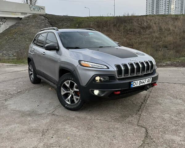 Серый Джип Чероки, объемом двигателя 3.24 л и пробегом 173 тыс. км за 15499 $, фото 4 на Automoto.ua