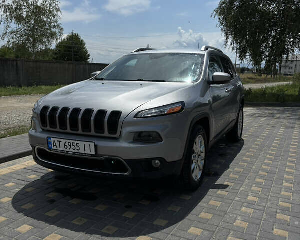 Серый Джип Чероки, объемом двигателя 2.36 л и пробегом 143 тыс. км за 14999 $, фото 2 на Automoto.ua